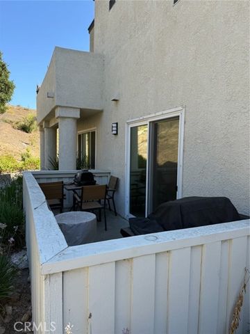 21203 Trumpet Drive 103, Newhall (santa Clarita), CA 91321