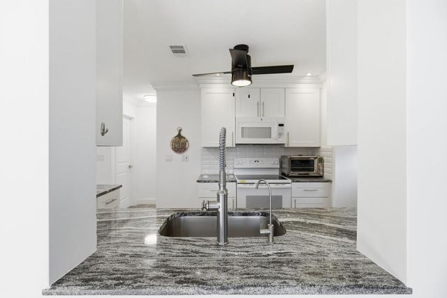 1127 E Seminole Avenue 24b, Jupiter, FL 33477