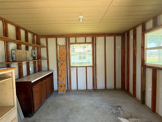 820 W Fairwinds Street, Hallettsville, TX 77964