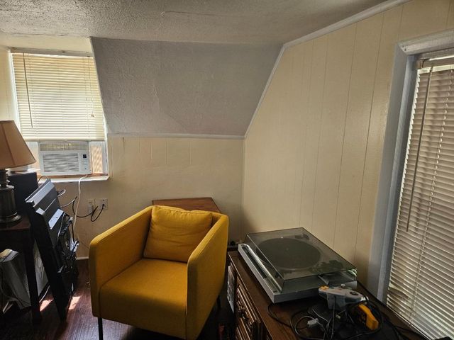 436 Barrington Avenue, East Dundee, IL 60118