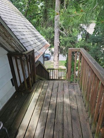 436 Barrington Avenue, East Dundee, IL 60118