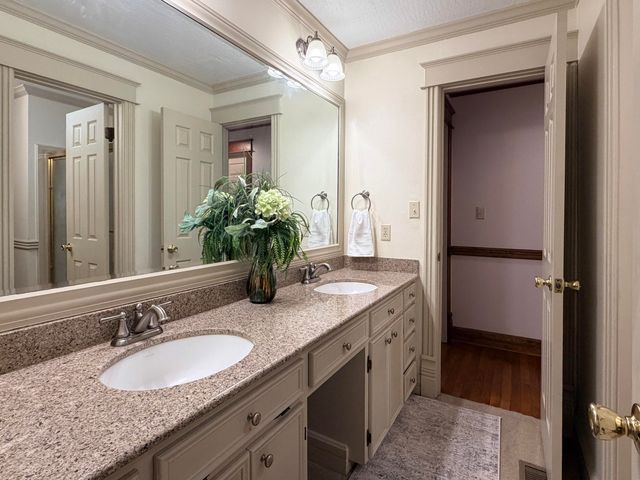 36 Summer Pl, Hattiesburg, MS 39402