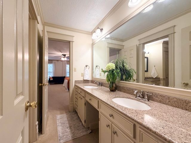 36 Summer Pl, Hattiesburg, MS 39402