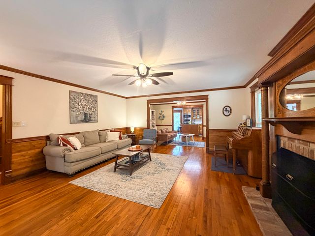 36 Summer Pl, Hattiesburg, MS 39402