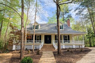 36 Summer Pl, Hattiesburg, MS 39402