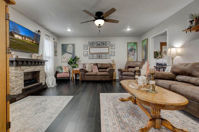 916 Stratton Lane, Winchester, KY 40391