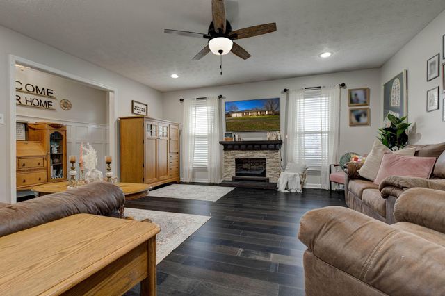 916 Stratton Lane, Winchester, KY 40391