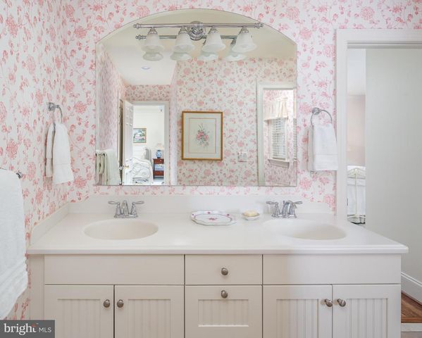 152 GRUBB RD, Malvern, PA 19355