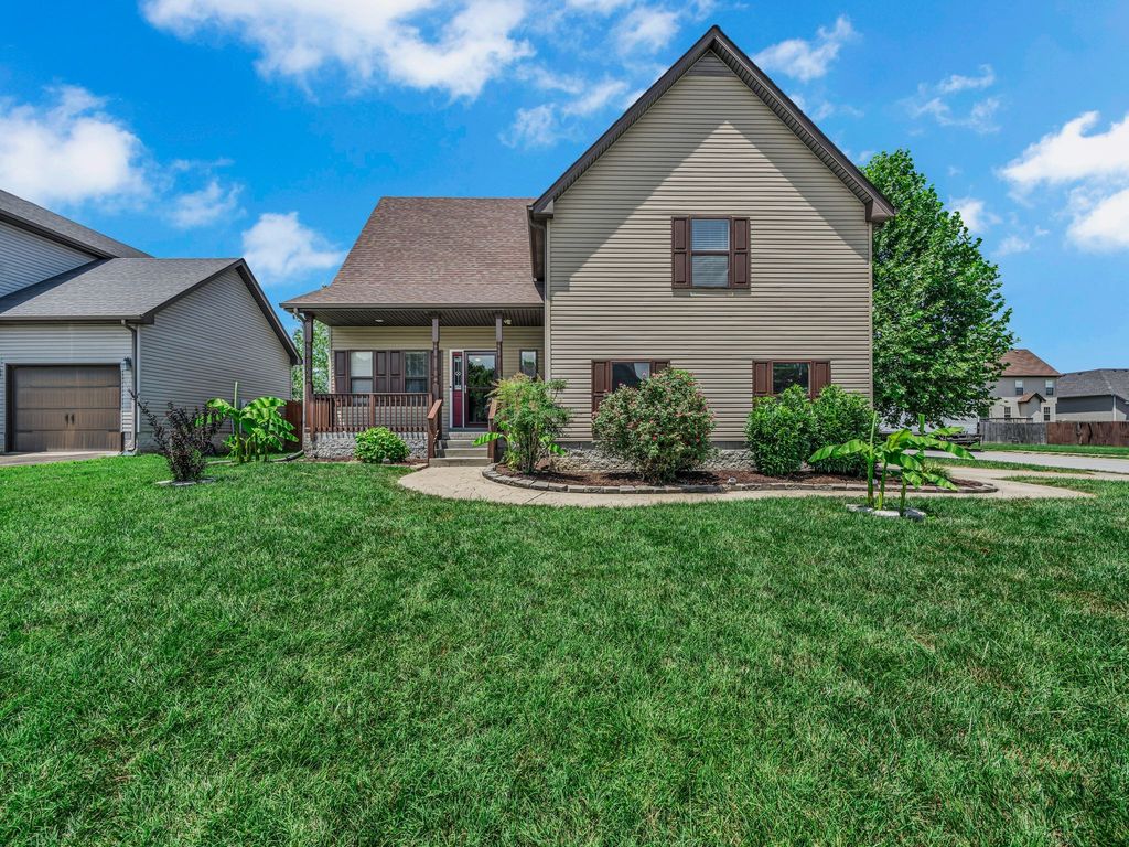 696 Sly Fox Dr, Clarksville, TN 37040