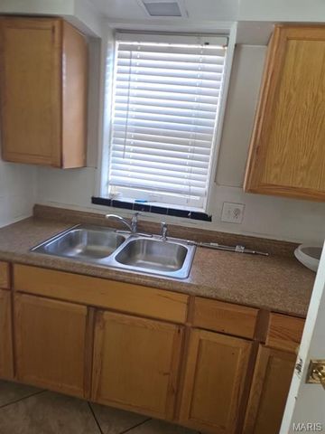 1067 Melvin Avenue, St Louis, MO 63137