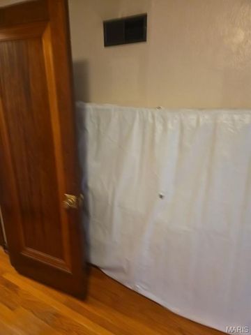 1067 Melvin Avenue, St Louis, MO 63137