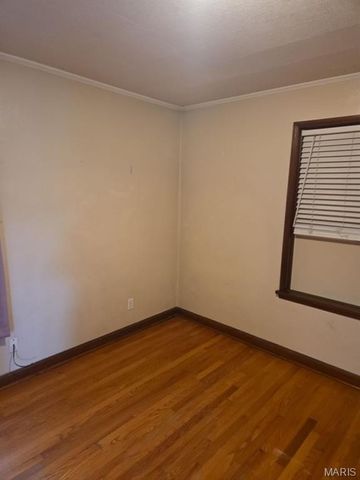 1067 Melvin Avenue, St Louis, MO 63137