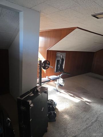 1067 Melvin Avenue, St Louis, MO 63137