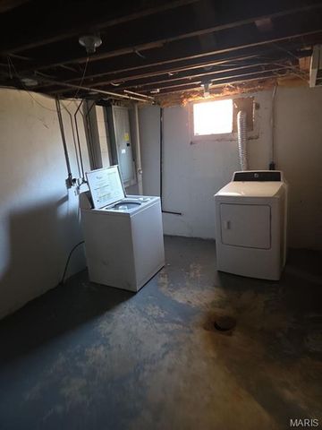 1067 Melvin Avenue, St Louis, MO 63137