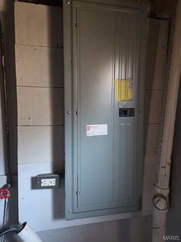 1067 Melvin Avenue, St Louis, MO 63137