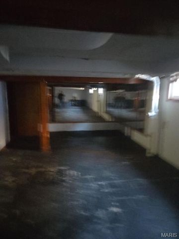 1067 Melvin Avenue, St Louis, MO 63137