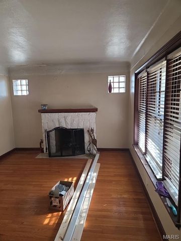 1067 Melvin Avenue, St Louis, MO 63137