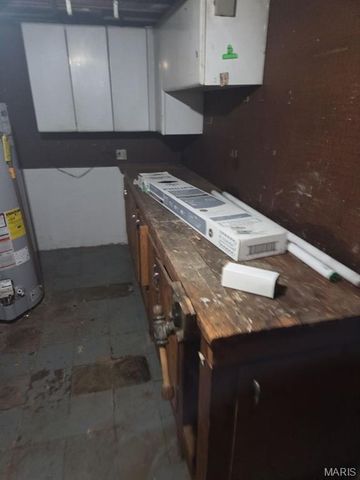 1067 Melvin Avenue, St Louis, MO 63137