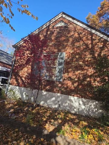 1067 Melvin Avenue, St Louis, MO 63137
