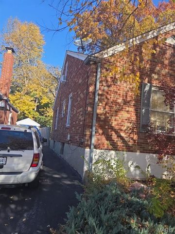 1067 Melvin Avenue, St Louis, MO 63137