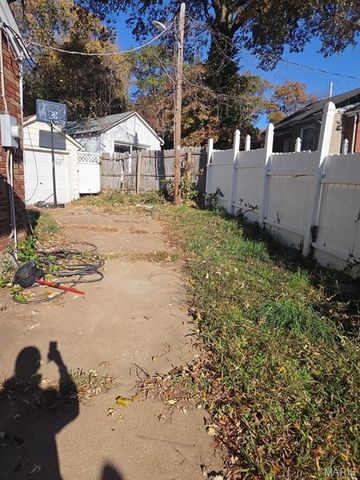 1067 Melvin Avenue, St Louis, MO 63137