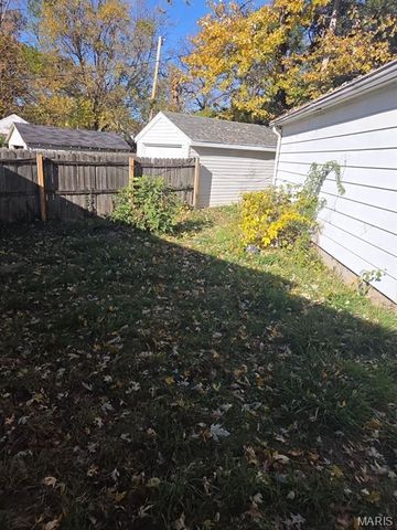 1067 Melvin Avenue, St Louis, MO 63137