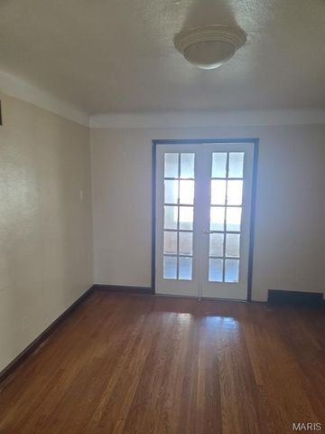 1067 Melvin Avenue, St Louis, MO 63137