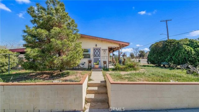 1549 Elizabeth Lake, Palmdale, CA 93551