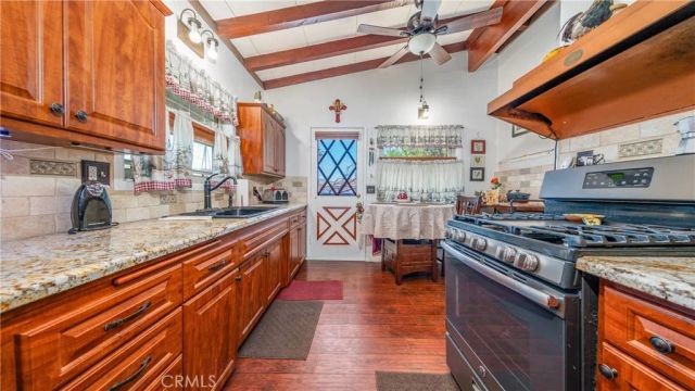 1549 Elizabeth Lake, Palmdale, CA 93551