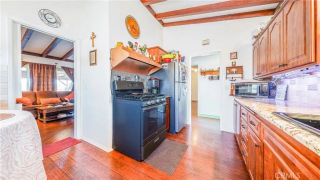 1549 Elizabeth Lake, Palmdale, CA 93551