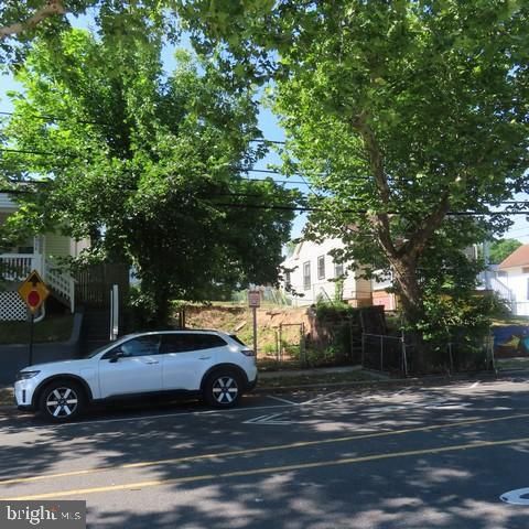 4727 SHERIFF RD NE, Washington, DC 20019