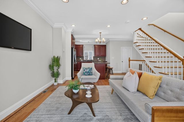 32 Eutaw St, Boston, MA 02128