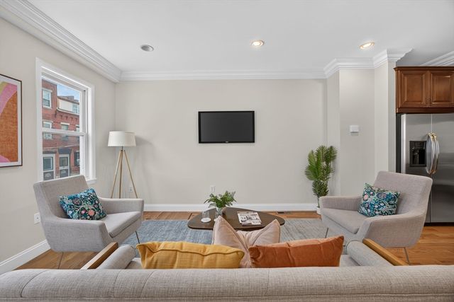 32 Eutaw St, Boston, MA 02128