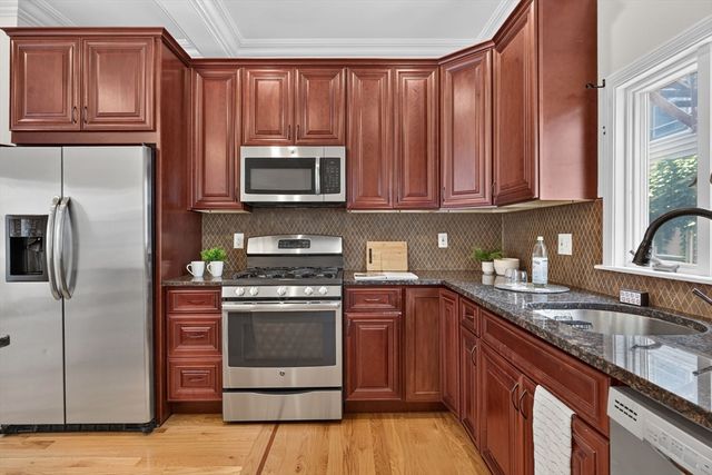 32 Eutaw St, Boston, MA 02128