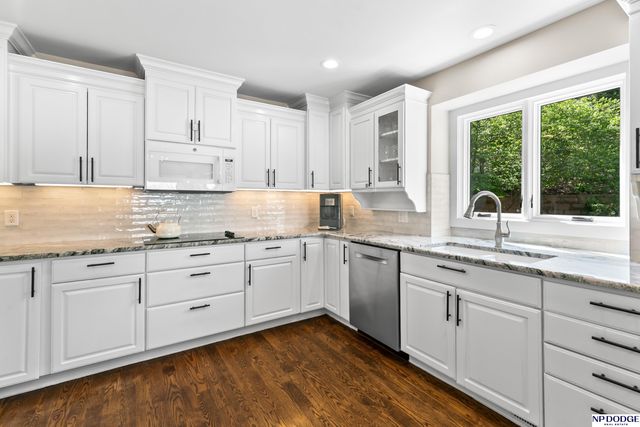9203 Hickory Street, Omaha, NE 68124
