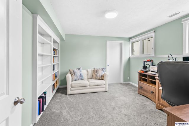 9203 Hickory Street, Omaha, NE 68124