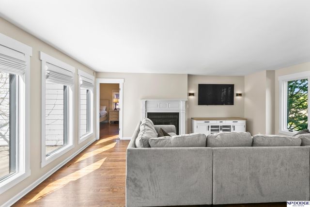 9203 Hickory Street, Omaha, NE 68124