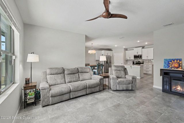 730 Old Country Road SE, Palm Bay, FL 32909
