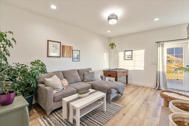 1800 E SPRING OAKS DR, Springville, UT 84663