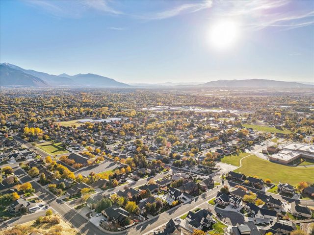 1800 E SPRING OAKS DR, Springville, UT 84663
