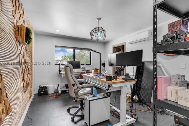 1713 SW 5th St, Fort Lauderdale, FL 33312