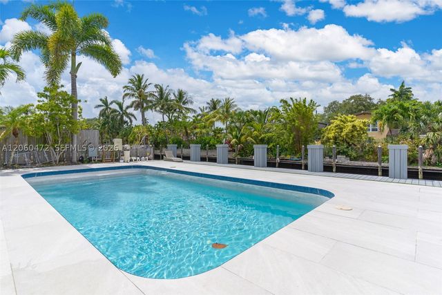 1713 SW 5th St, Fort Lauderdale, FL 33312