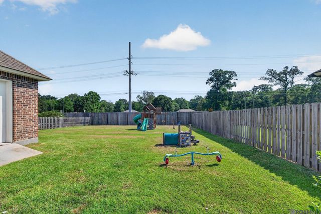 17677 Magnolia Trace Dr, Greenwell Springs, LA 70739