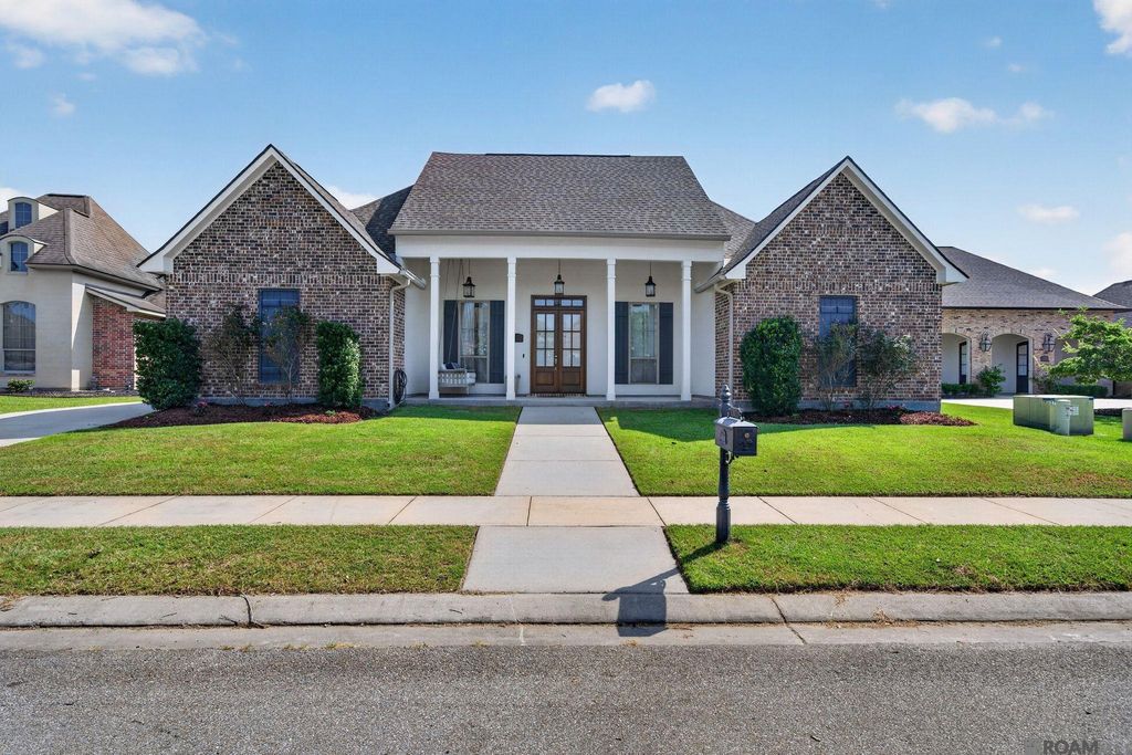 17677 Magnolia Trace Dr, Greenwell Springs, LA 70739