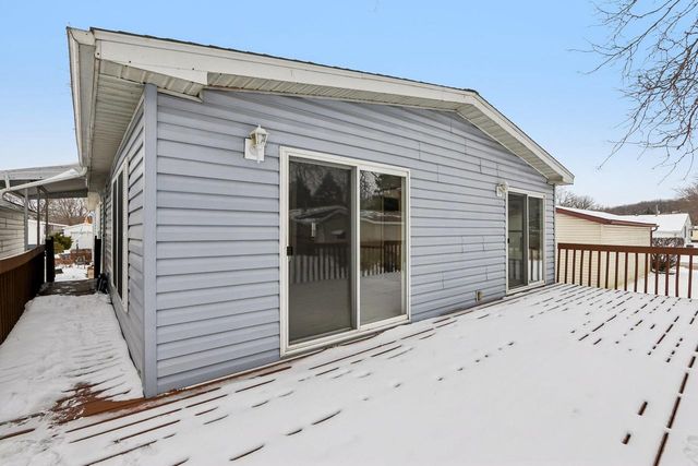 424 Oak Lodge Road, Waterford, WI 53185