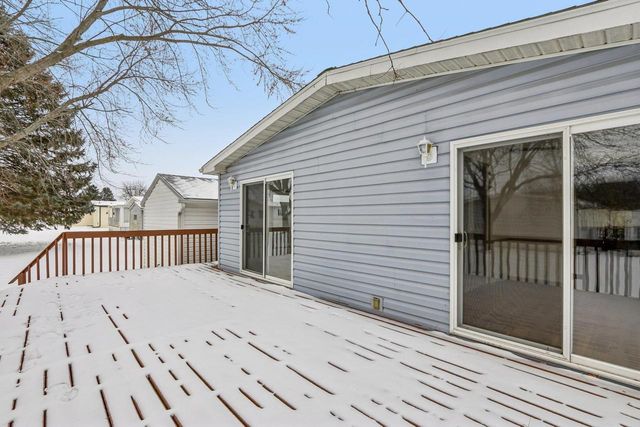 424 Oak Lodge Road, Waterford, WI 53185