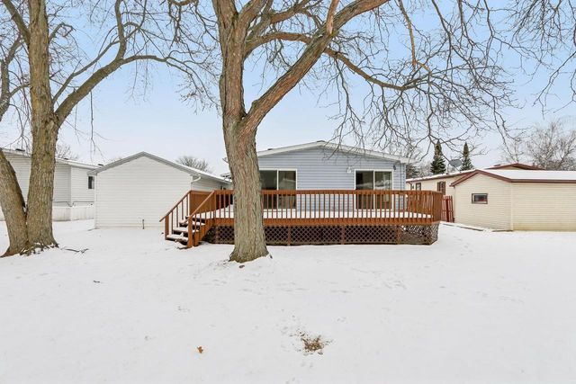 424 Oak Lodge Road, Waterford, WI 53185
