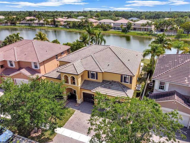 3872 W Hibiscus St, Weston, FL 33332