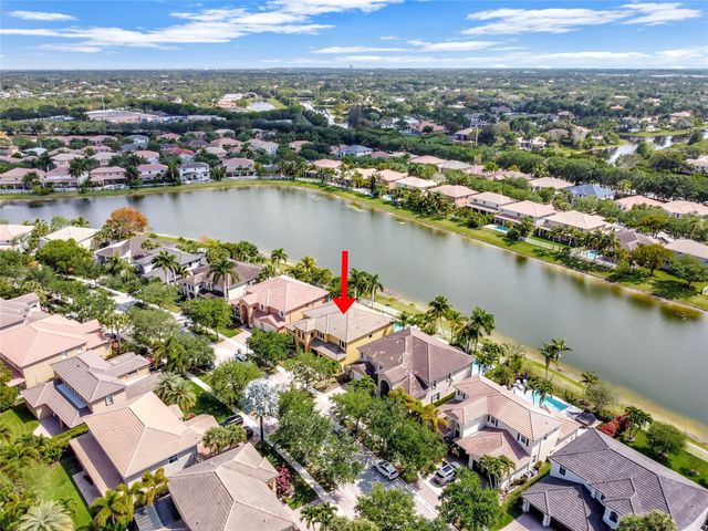 3872 W Hibiscus St, Weston, FL 33332