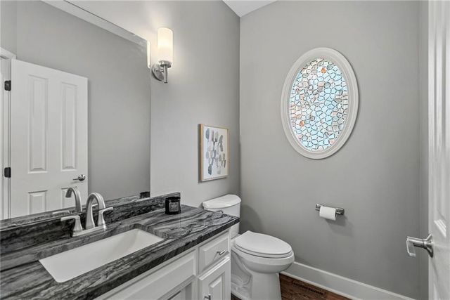 5307 W 165th Terrace, Overland Park, KS 66085